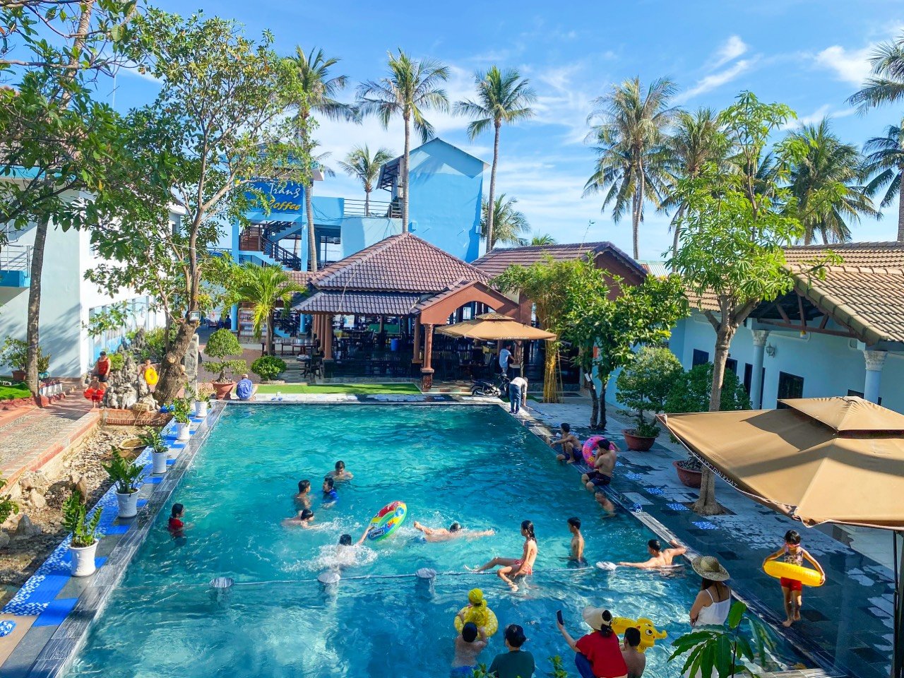 Sóng Biển Xanh Resort Hòn Rơm