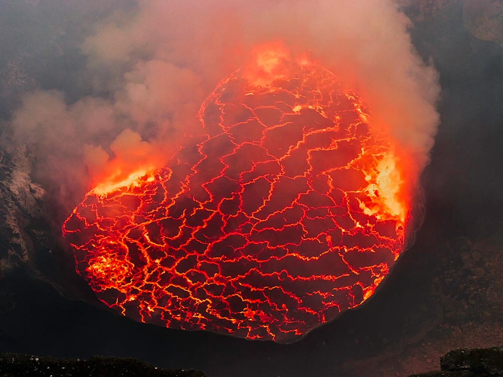 Nyiragongo - địa điểm du lịch Châu Phi đầy mạo hiểm
