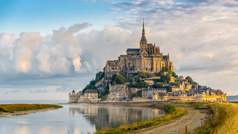 địa điểm du lịch pháp Vẻ đẹp huyền bí của Đảo Mont Saint Michel khiến bao du khách mê mẩn
