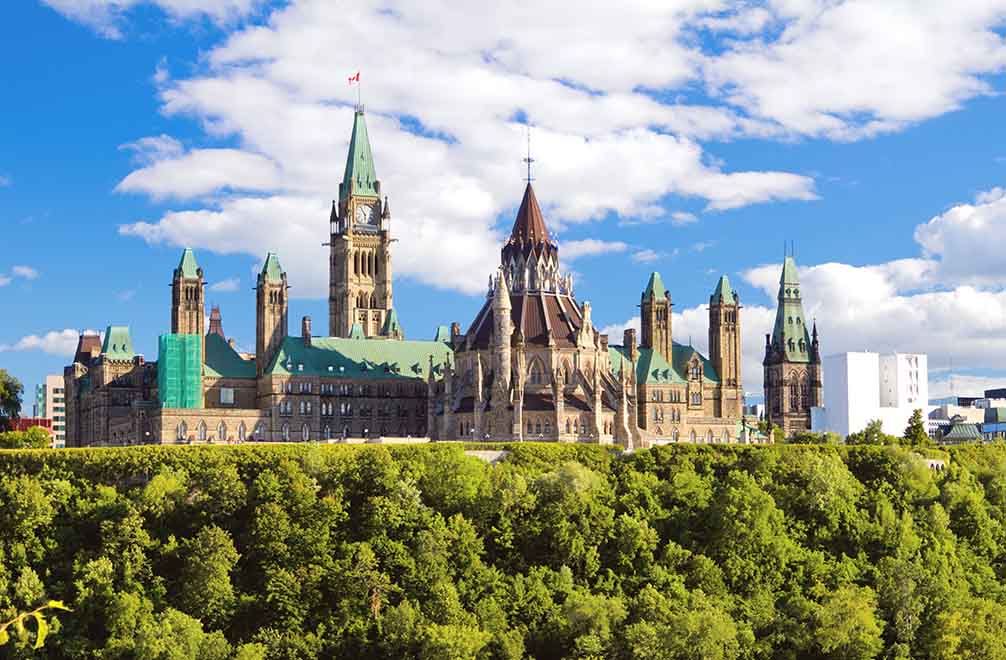 du lịch canada Chiêm ngưỡng vẻ đẹp của Parliament Hill trong chuyến du lịch Canada