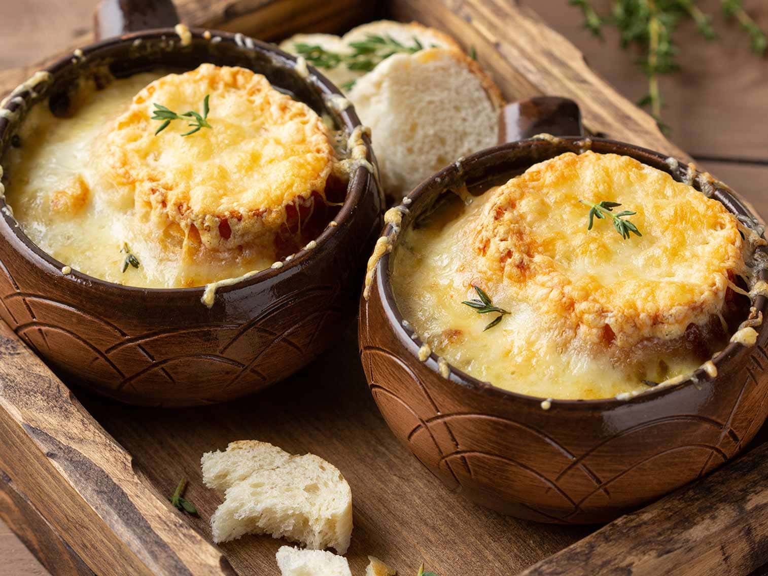 ẩm thực pháp Đừng bỏ lỡ cơ hội thưởng thức Soupe À I’oignon - món ăn truyền thống của ẩm thực Pháp