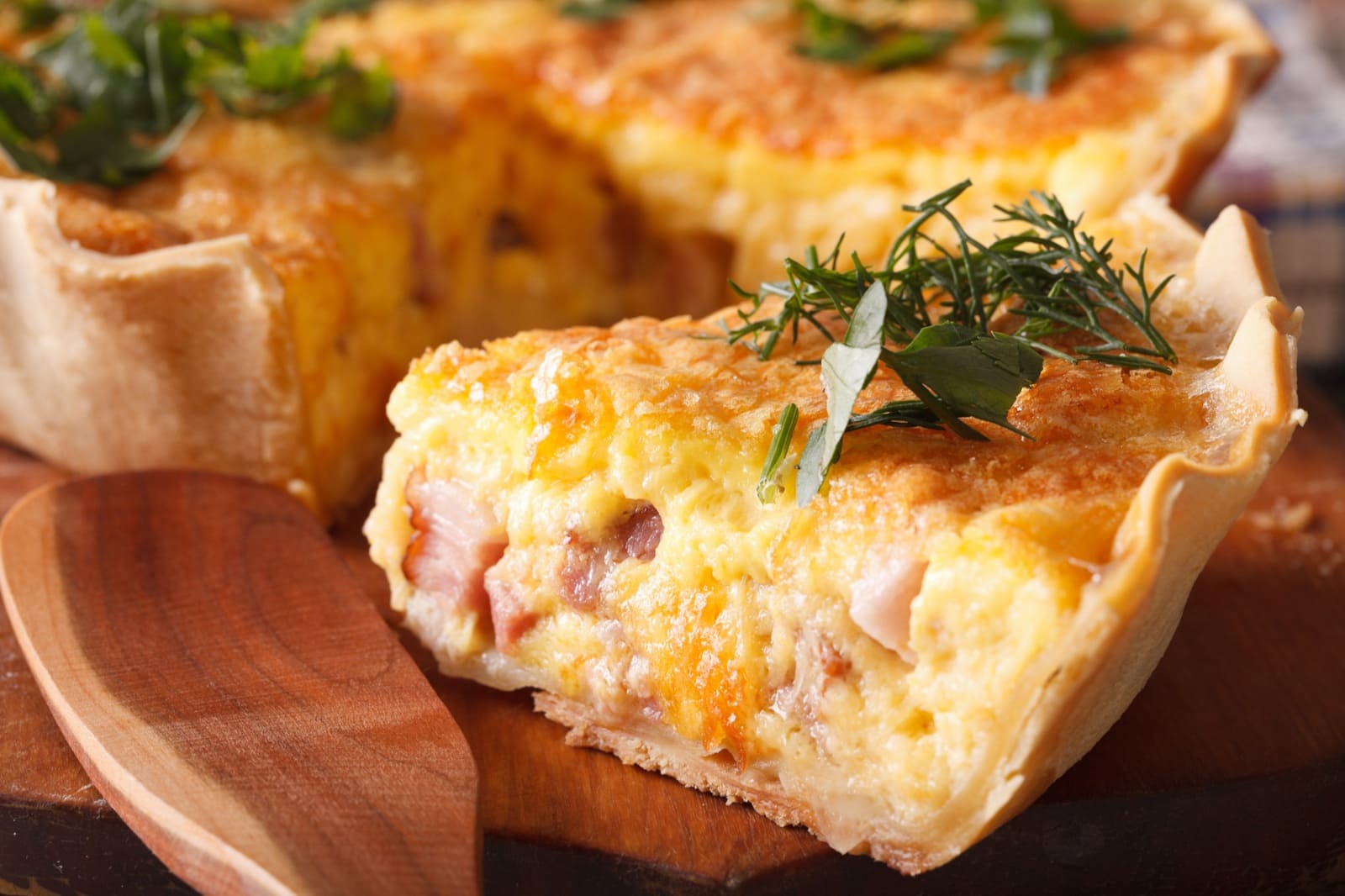ẩm thực pháp Bánh Quiche Lorraine - món ăn trứ danh của ẩm thực Pháp