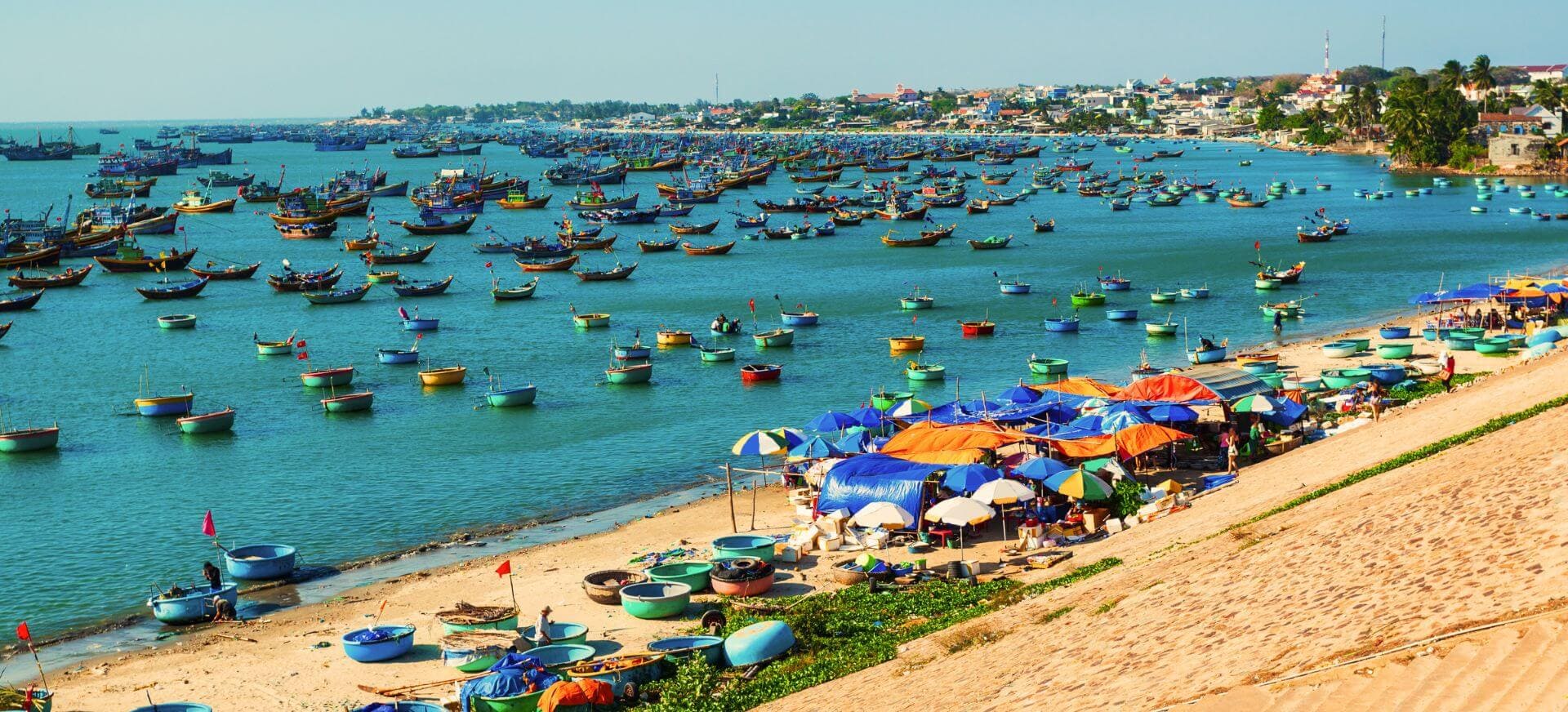 Trải nghiệm nhịp sống sôi động và đông đúc vào mỗi sáng sớm tại Làng Chài Mũi Né
