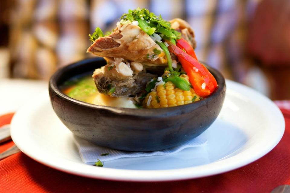Thưởng thức món hầm Cazuela nổi tiếng khi du lịch Chile