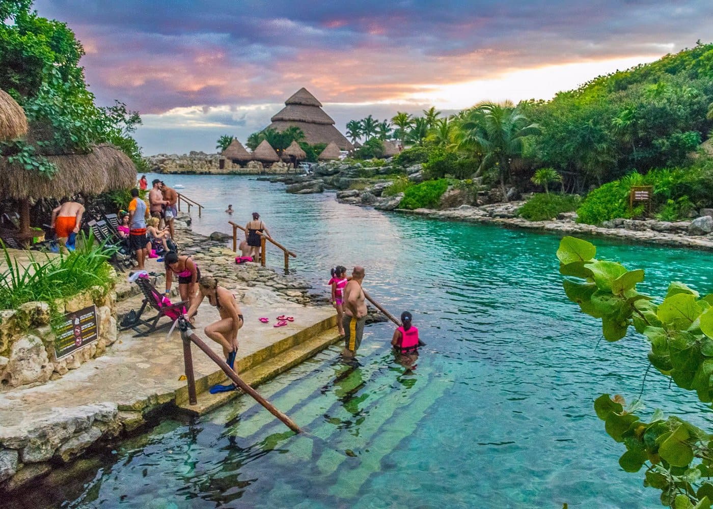 du lịch cancun Xcaret là công viên nước tự nhiên nổi tiếng ở Cancun