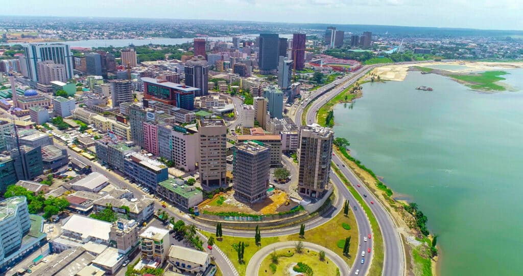 Du lịch Châu Phi đừng quên ghé thăm thành Abidjan trên bờ biển Ivory vô cùng xinh đẹp này