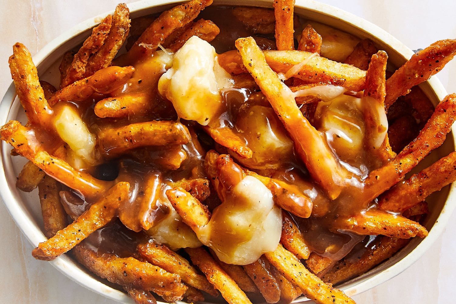 du lịch toronto tự túc Thưởng thức Poutine - món ăn truyền thống của người dân Canada