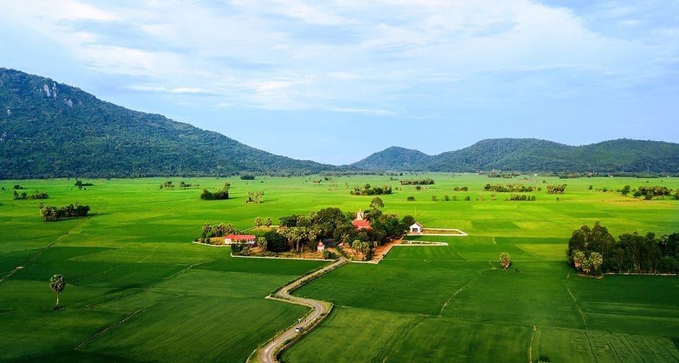 Đường đến Chùa Koh Kas qua cánh cổng thiên đường tâm linh tại Tri Tôn, An Giang