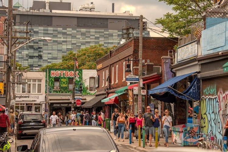 Chợ Kensington – khu chợ sôi động với các cửa hàng độc lập ở thành phố Toronto