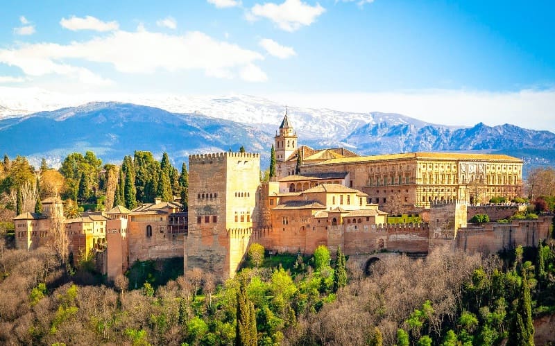 Lâu đài Alhambra – Viên ngọc của thành phố Granada