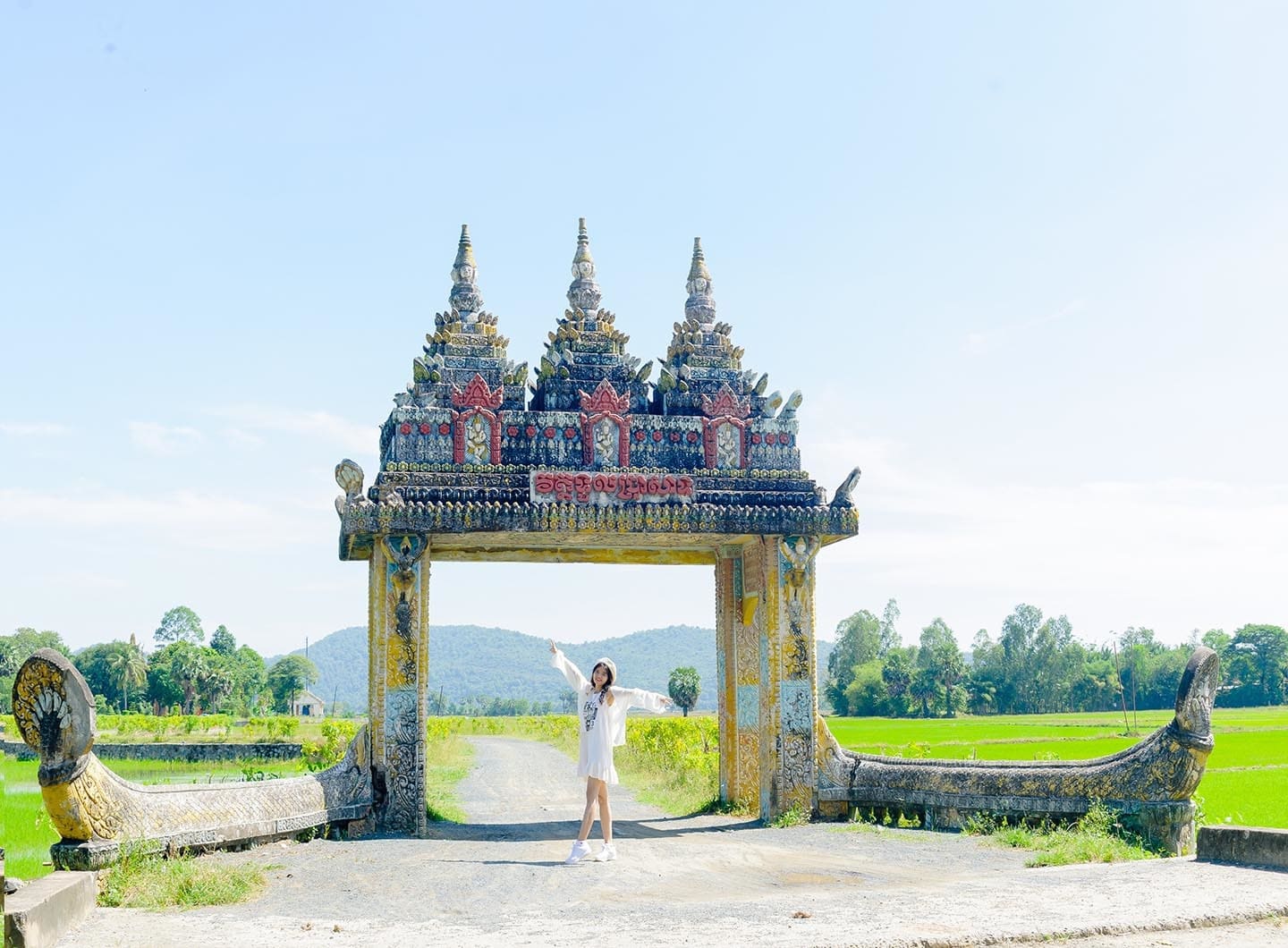 Kinh nghiệm khi ghé thăm chùa Koh Kas (Cổng trời Tri Tôn)