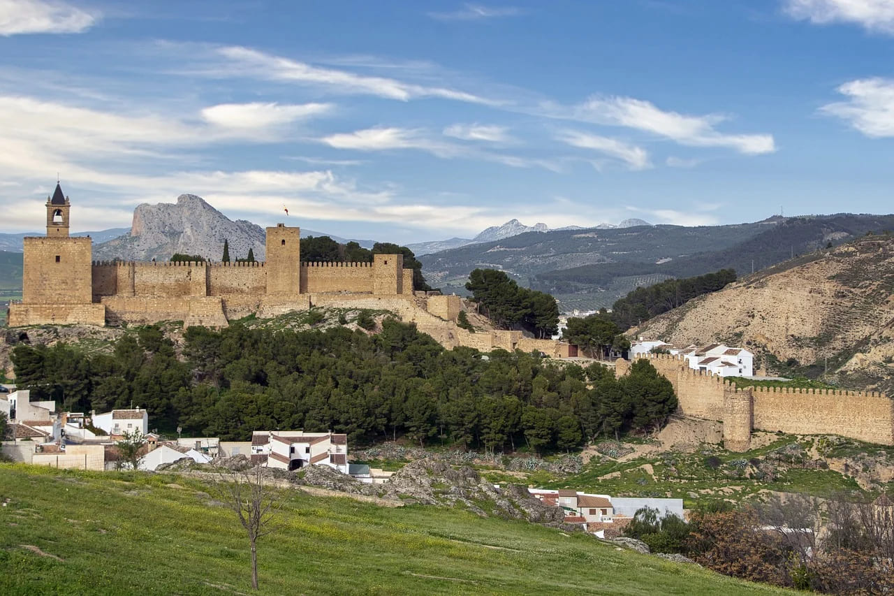 Pháo đài Alcazaba – Chứng nhân hùng vĩ của thời gian