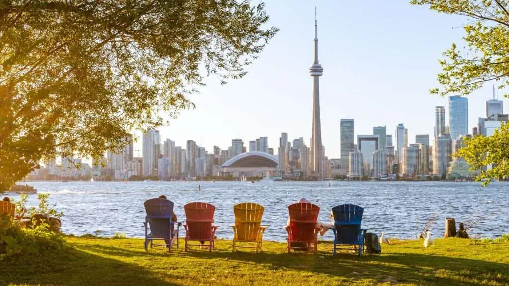 Tháp CN - địa điểm check-in hàng đầu khi du lịch Toronto