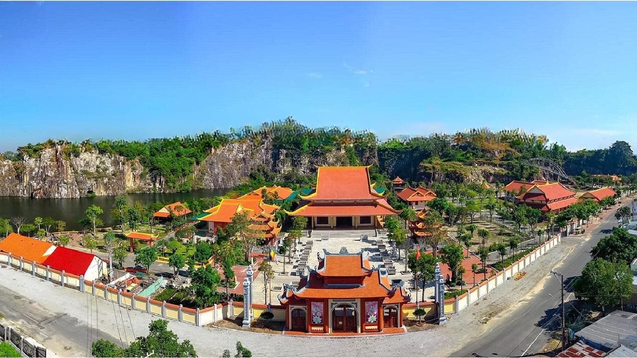 du lịch an giang Tận hưởng khung cảnh yên bình tại Thiền Viện Trúc Lâm An Giang
