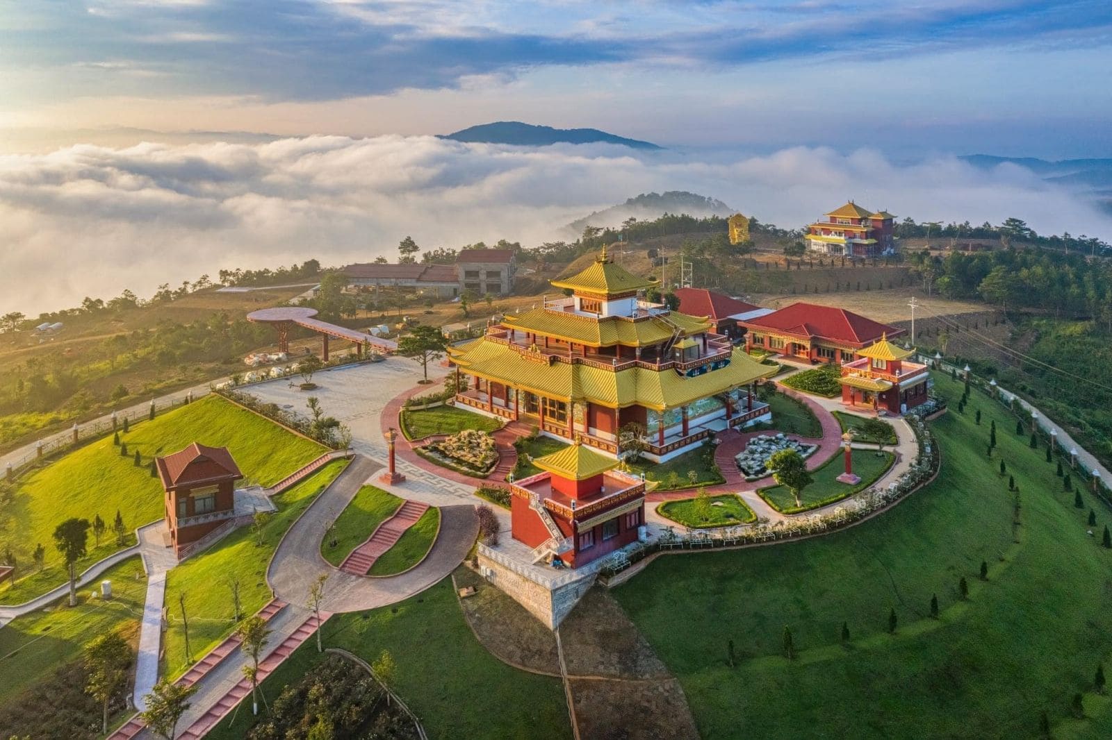du lịch đà lạt Khí hậu Đà Lạt ôn hòa và dễ chịu, rất thích hợp du lịch và khám phá quanh năm