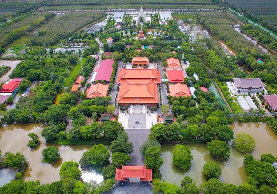 Tháng 5 đến tháng 7 sẽ là thời điểm tuyệt vời để ghé thăm Thiền viện Trúc Lâm An Giang