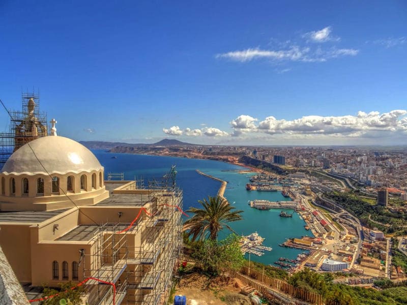 Algeria là một trong những nước giàu nhất Châu Phi về tài nguyên