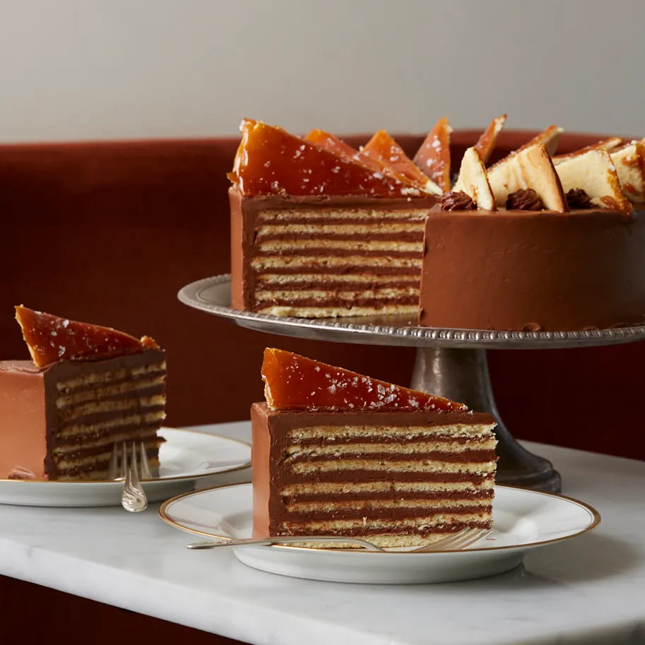 ẩm thực hungary Dobos Torte - món tráng miệng siêu ngon và nổi tiếng của ẩm thực Hungary