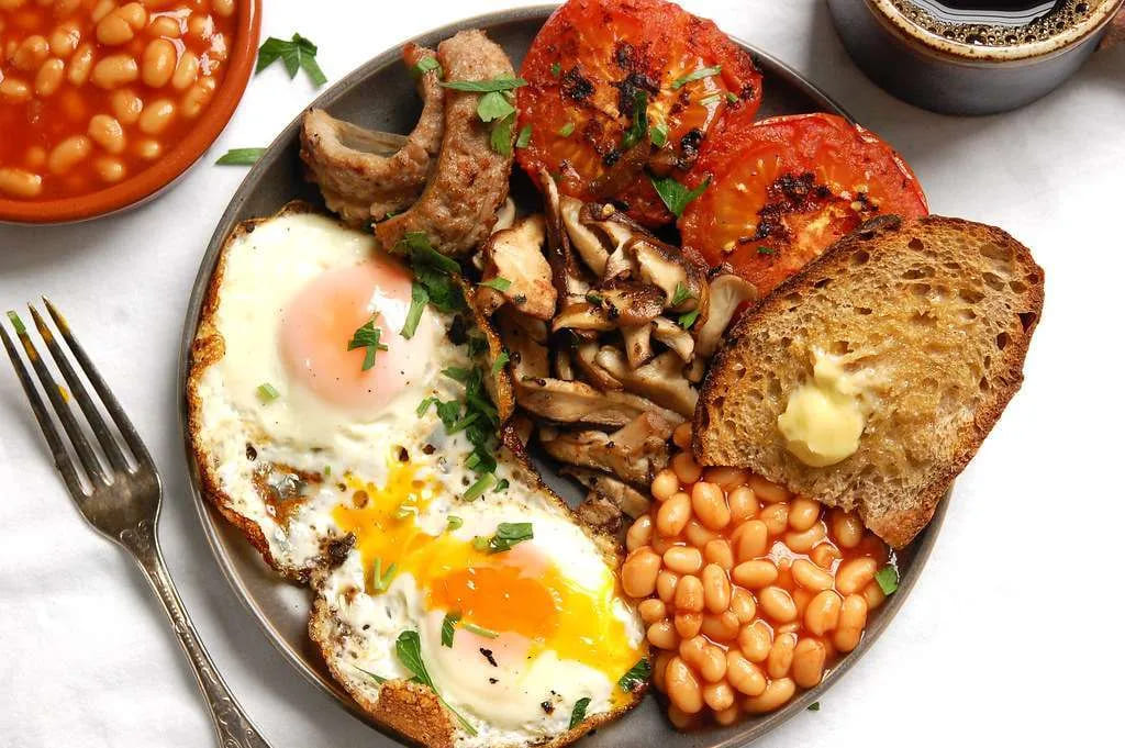 ẩm thực anh Full English Breakfast - một bữa sáng thịnh soạn được người Anh yêu thích nhất