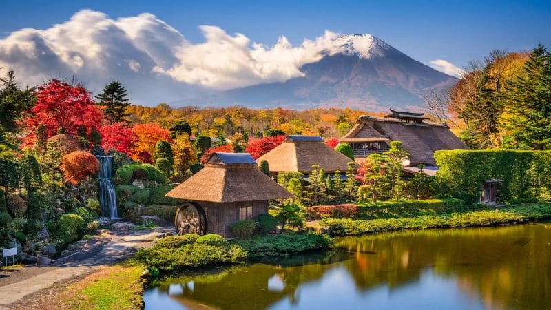 Ghé thăm ngôi làng cổ Oshino Hakkai dưới chân Núi Phú Sĩ