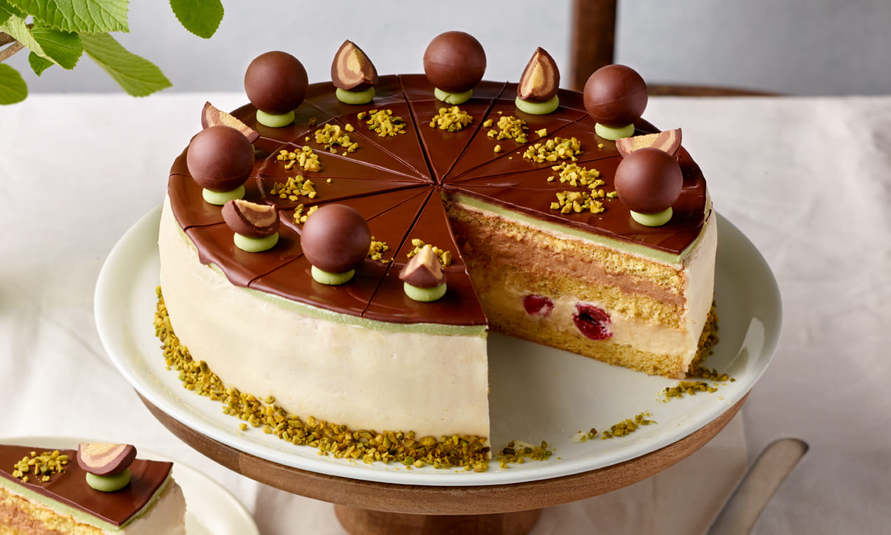 ẩm thực áo Bánh Mozart Torte - đặc sản của tinh hoa ẩm thực Áo