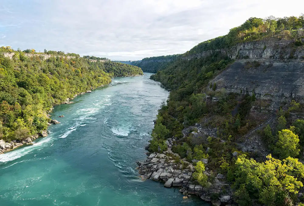 Khám phá hang động và địa hình độc đáo tại Niagara Glen Nature Reserve