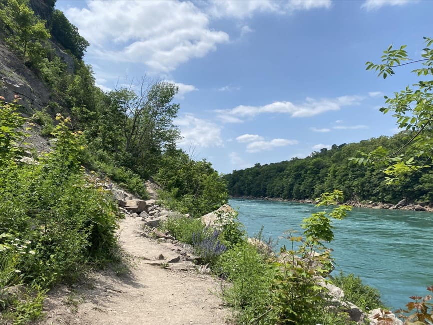Niagara Gorge Trail là tuyến đường chinh phục thiên nhiên lý tưởng khi đến thác nước Niagara