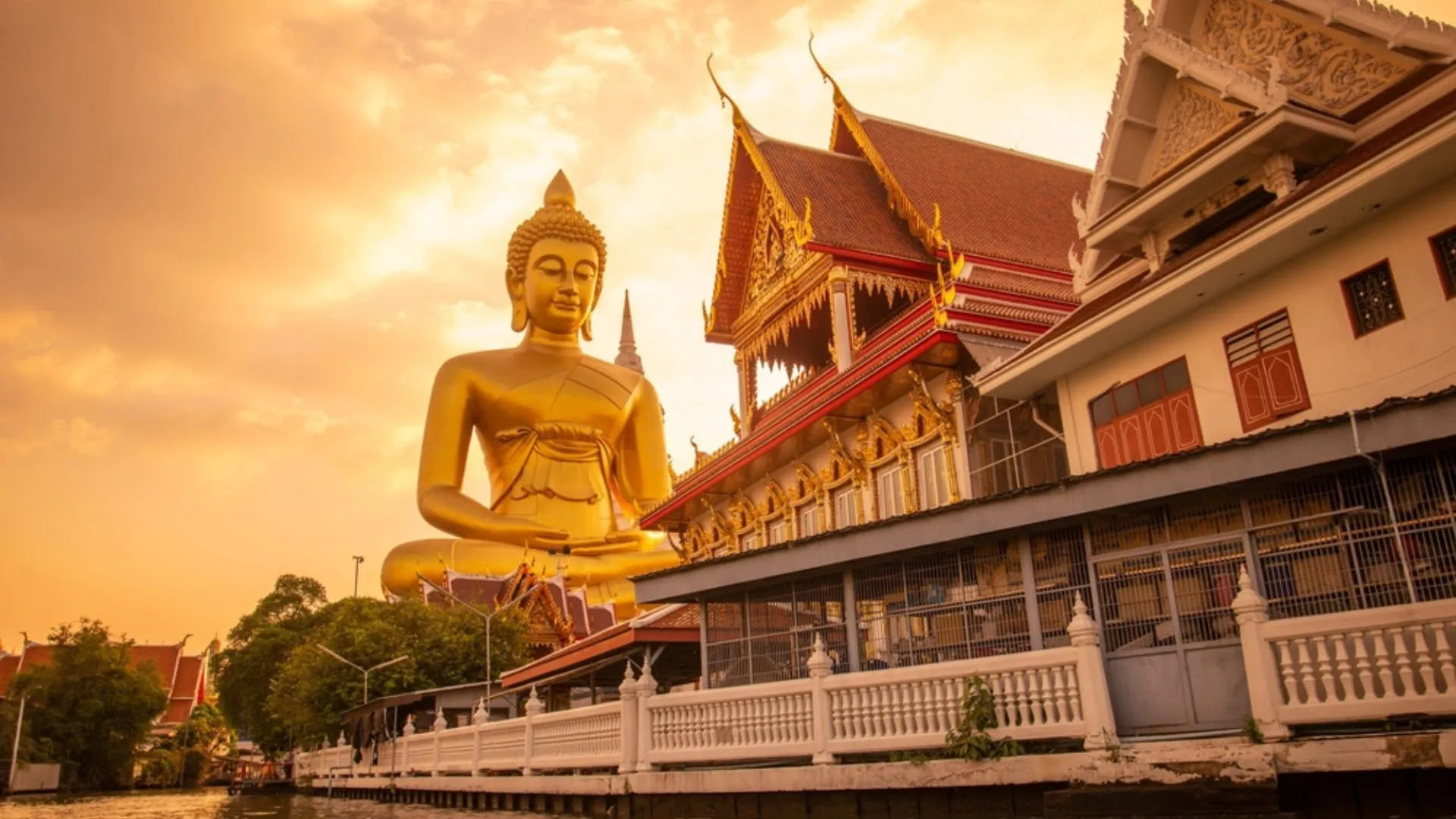Wat Paknam Bhasicharoen – Điểm đến linh thiêng giữa lòng Bangkok