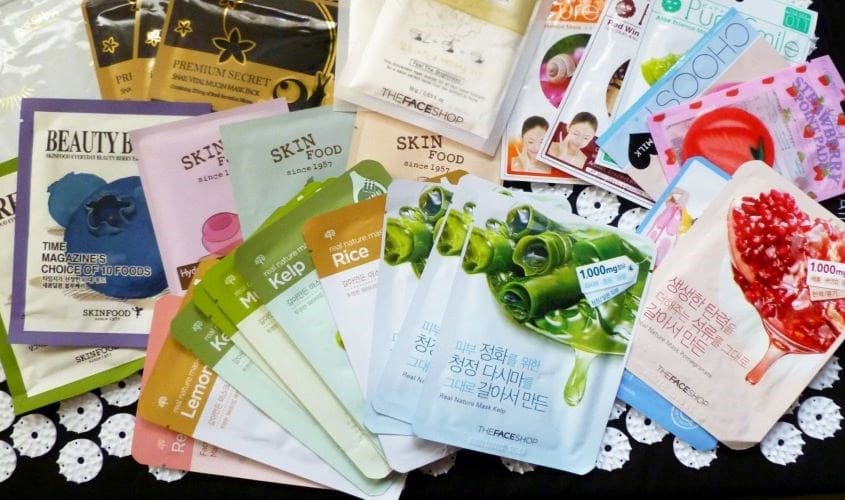 Mặt nạ giấy Hàn Quốc là món quà chăm sóc sắc đẹp phổ biến, mang lại làn da mềm mịn và tươi trẻ