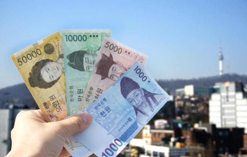Tiền tệ ở Hàn Quốc là won (KRW), bạn có thể dễ dàng thanh toán bằng thẻ tín dụng hoặc tiền mặt