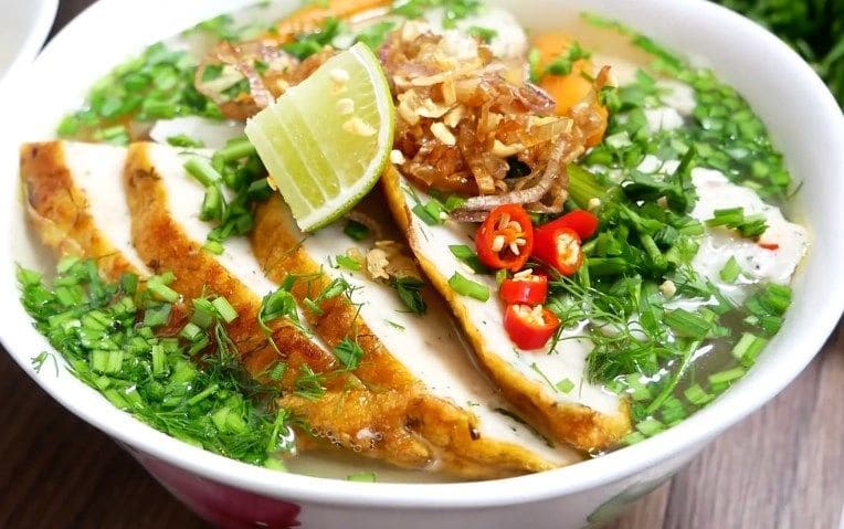 Bánh canh chả cá Nha Trang dai ngon, nước lèo thanh ngọt, đậm đà hương biển