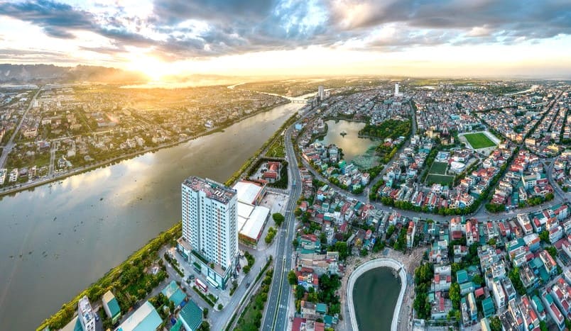 du lịch hà nam Du khách có thể di chuyển đến Hà Nam dễ dàng từ Hà Nội, chỉ mất khoảng 1,5 - 2 giờ