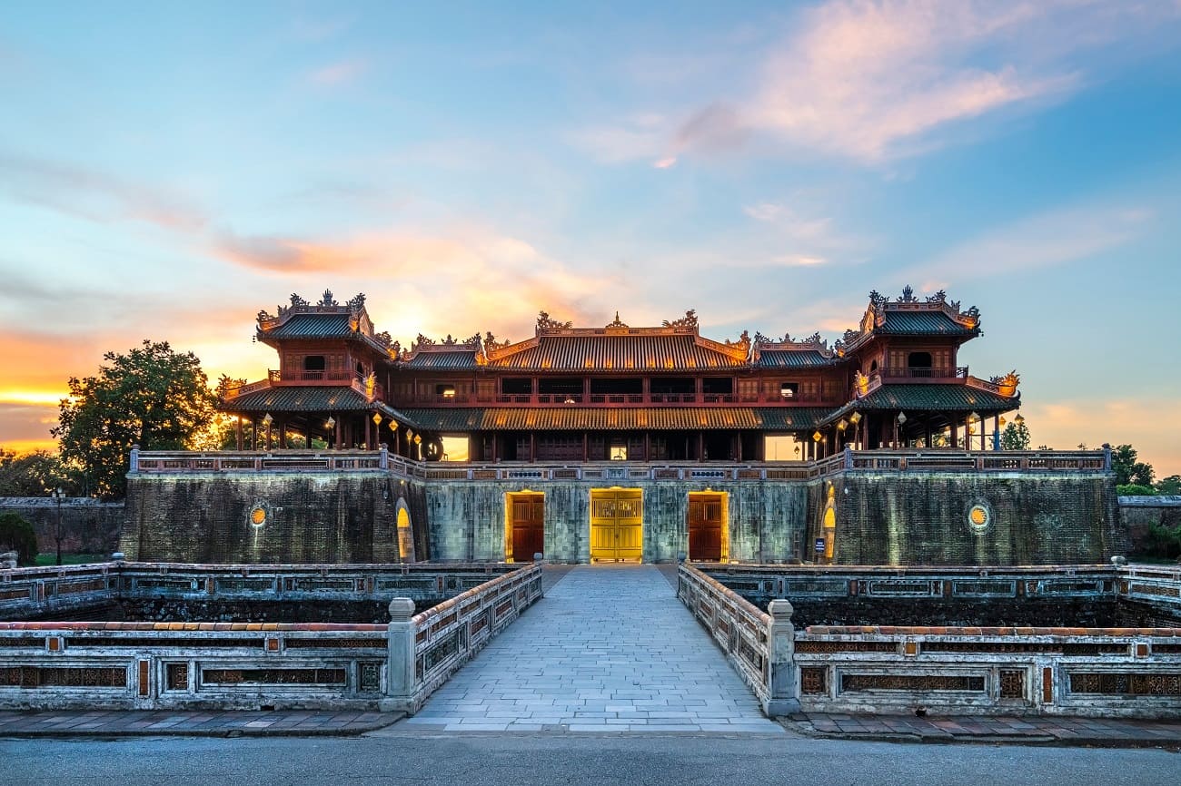du lịch huế Du lịch Huế – khám phá vùng đất cố đô với vẻ đẹp cổ kính, thơ mộng và ẩm thực tinh tế