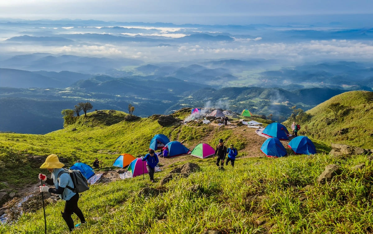 Trekking đỉnh Phia Pò – chinh phục “nóc nhà” Lạng Sơn giữa đại ngàn hùng vĩ