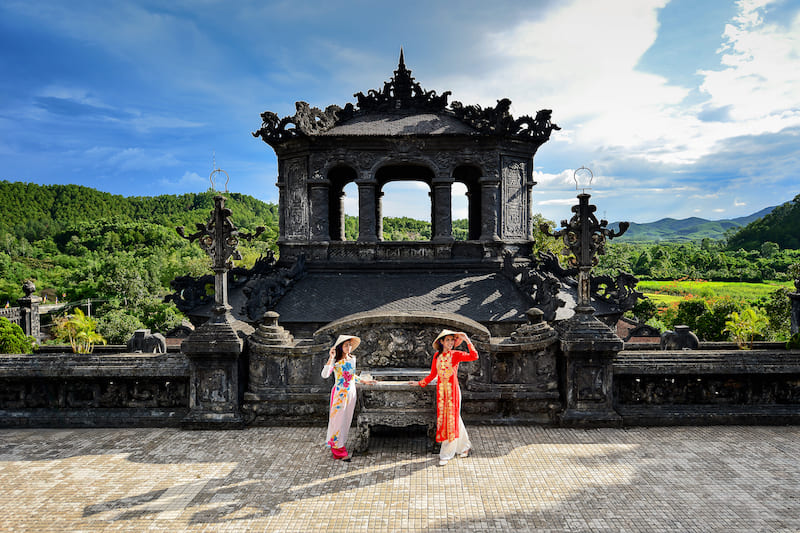du lịch huế Du lịch Huế đẹp nhất vào mùa khô, từ tháng 1 đến tháng 8, khi thời tiết mát mẻ, thuận lợi cho khám phá