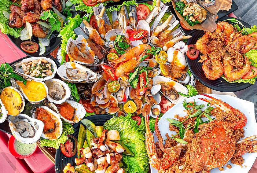 Du lịch Nha Trang không thể bỏ qua hải sản tươi sống, vừa ngon vừa đa dạng