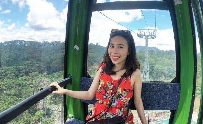 Ngắm toàn cảnh thác Datanla hùng vĩ từ cáp treo lơ lửng giữa núi rừng