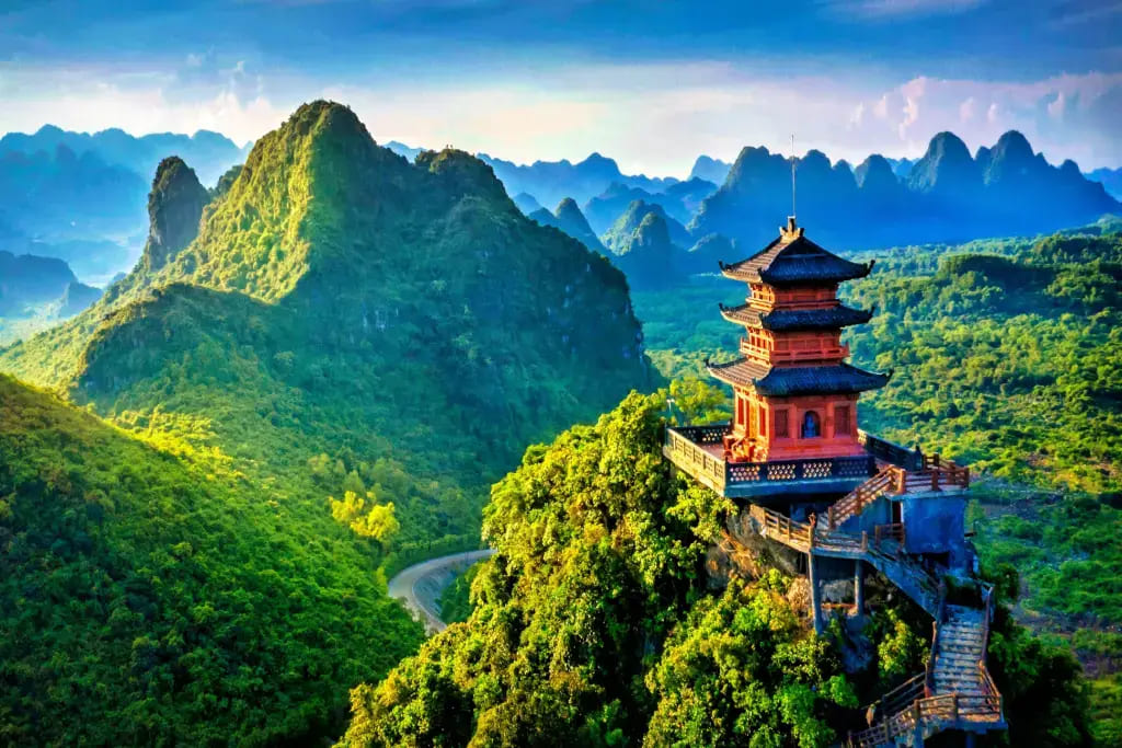 du lịch hà nam Thời điểm lý tưởng để du lịch Hà Nam là từ tháng 9 đến tháng 4, khi thời tiết mát mẻ, thuận lợi cho việc tham quan và trải nghiệm
