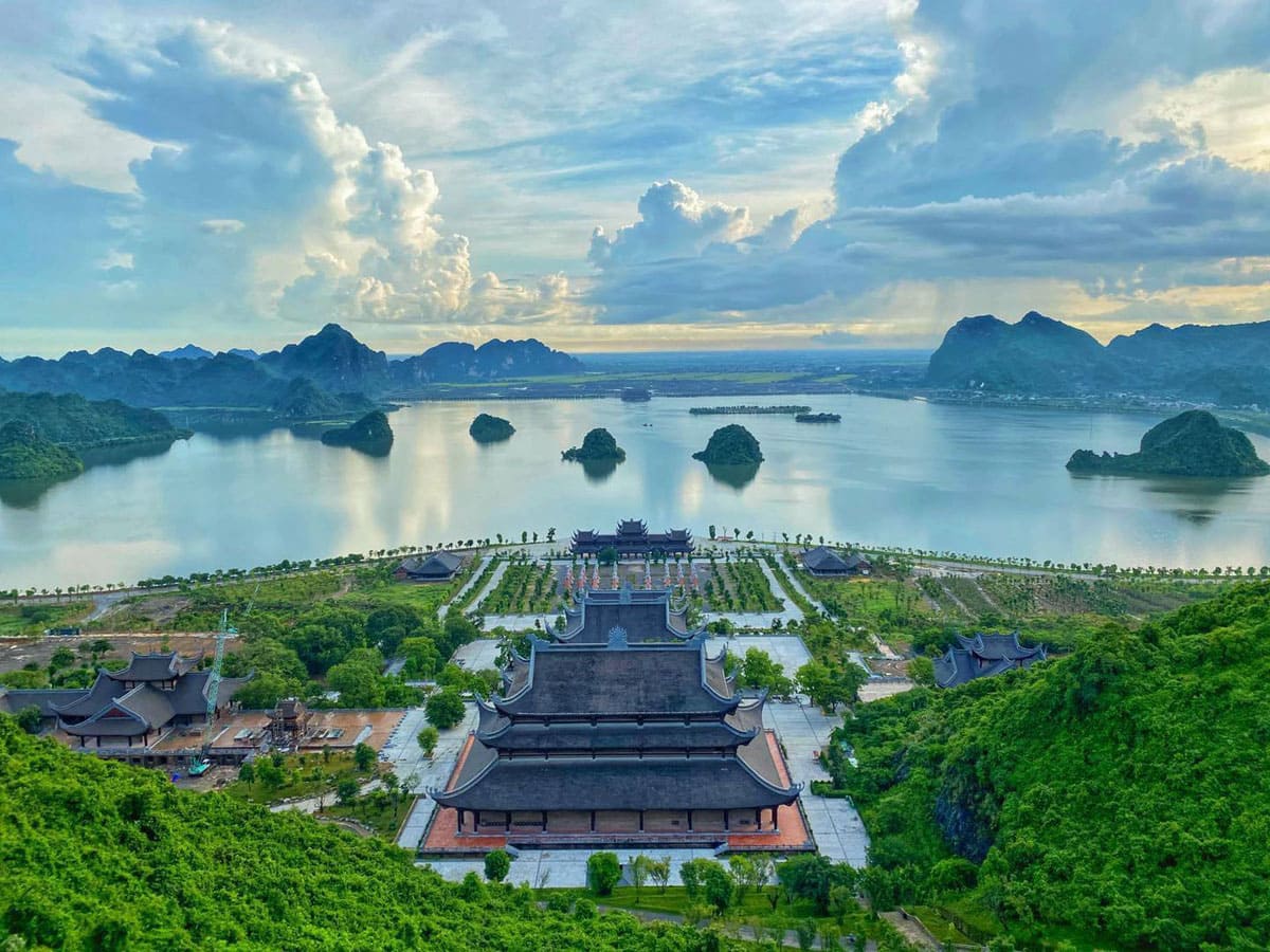 du lịch hà nam Hà Nam là vùng đất giàu truyền thống văn hóa với nhiều danh lam thắng cảnh và đặc sản hấp dẫn