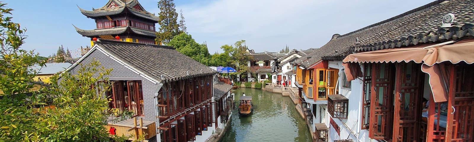 du lịch thượng hải Cổ trấn Chu Gia Giác là "Venice của Thượng Hải" với những con kênh thơ mộng và kiến trúc cổ kính