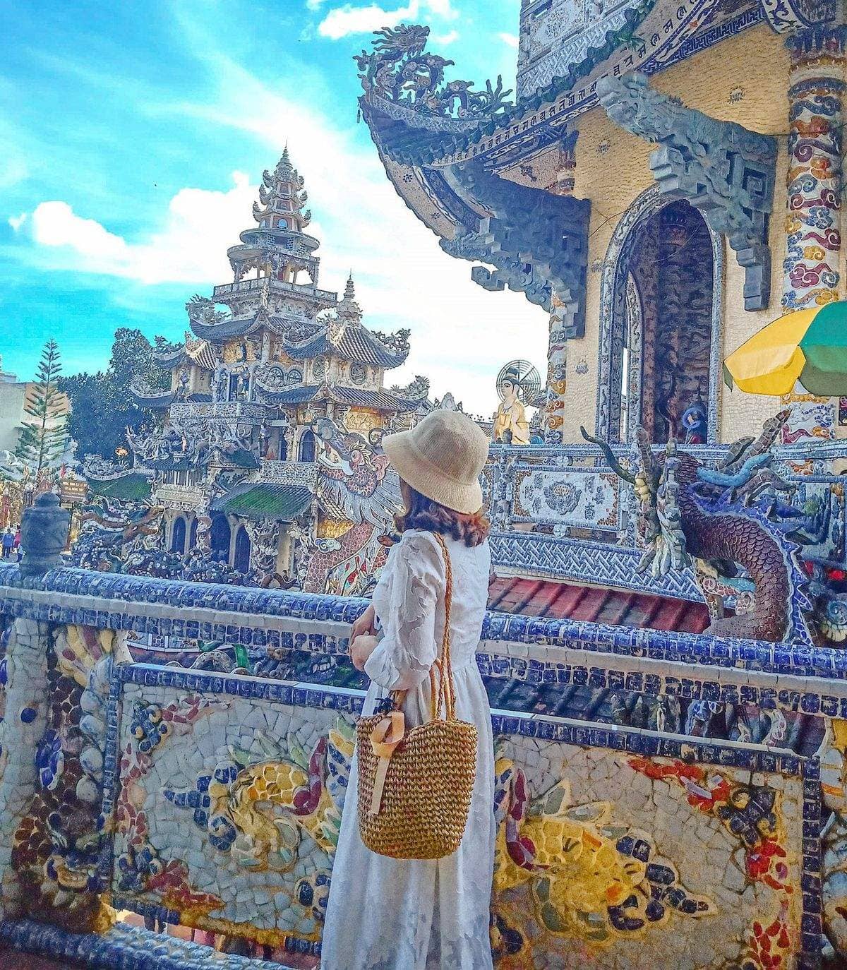 Những điều cần biết khi viếng thăm Chùa Linh Phước - Chùa Ve Chai