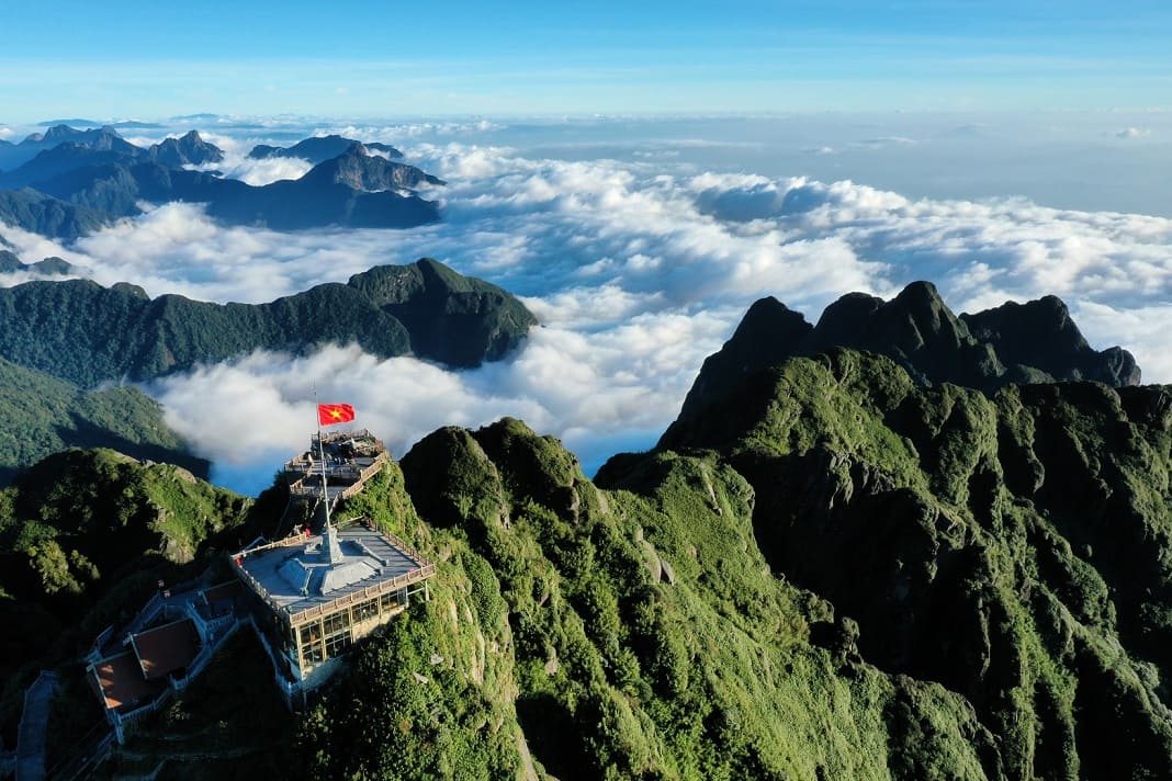 Du lịch Sapa hấp dẫn với cảnh đẹp hùng vĩ, khí hậu mát mẻ và văn hóa độc đáo