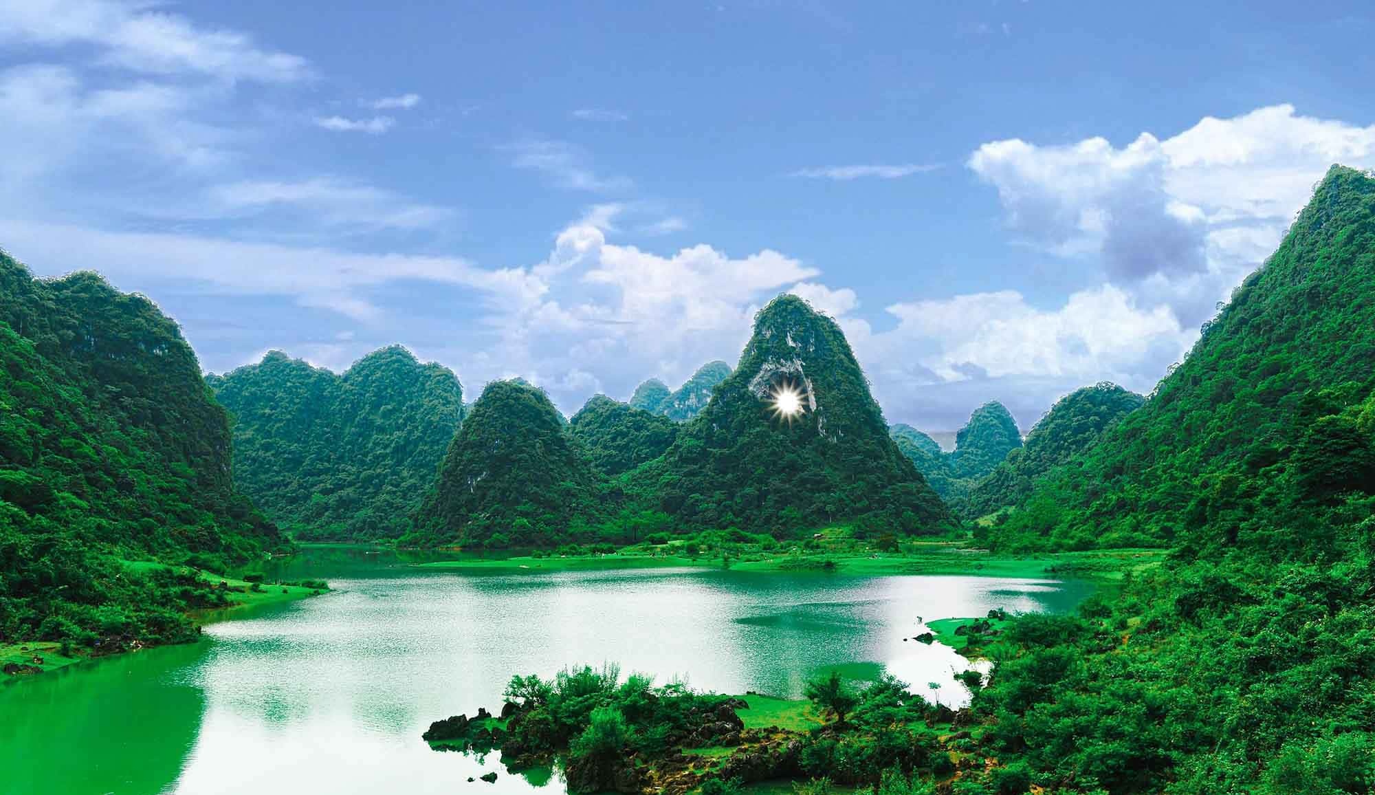 Cao Bằng mùa hè mát mẻ, cảnh sắc xanh tươi rực rỡ