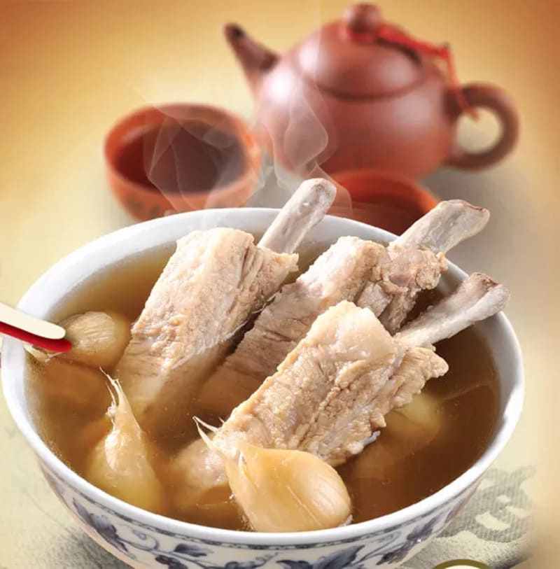 ẩm thực malaysia Bak Kut Teh – súp xương heo thơm thuốc bắc, bổ dưỡng