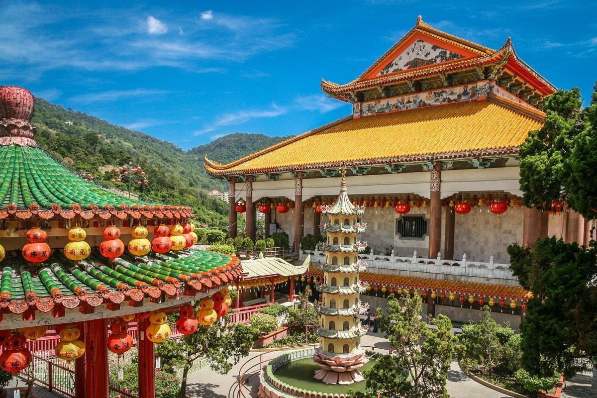 tháng 7 nên đi du lịch ở đâu Penang tháng 7 sôi động với ẩm thực đa dạng và phố cổ độc đáo