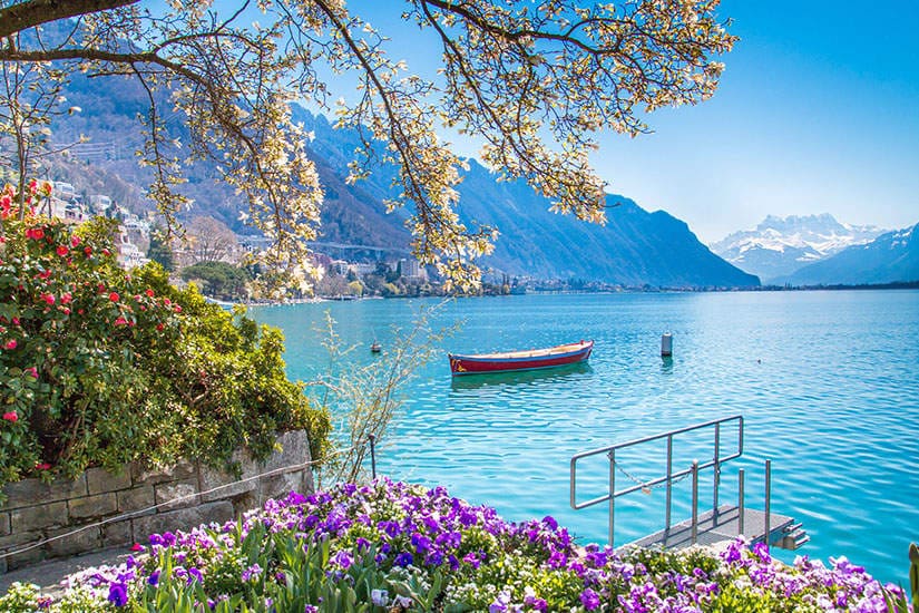 du lịch thụy sĩ Lausanne thanh lịch bên hồ Geneva và đồi dốc thơ mộng