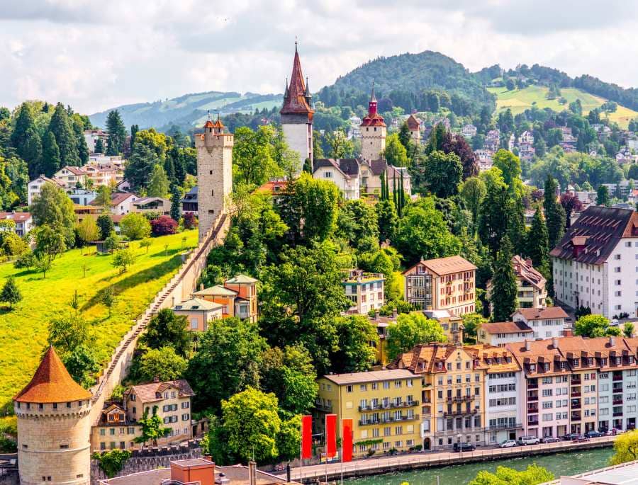 du lịch thụy sĩ Lucerne quyến rũ với vẻ đẹp cổ kính bên hồ