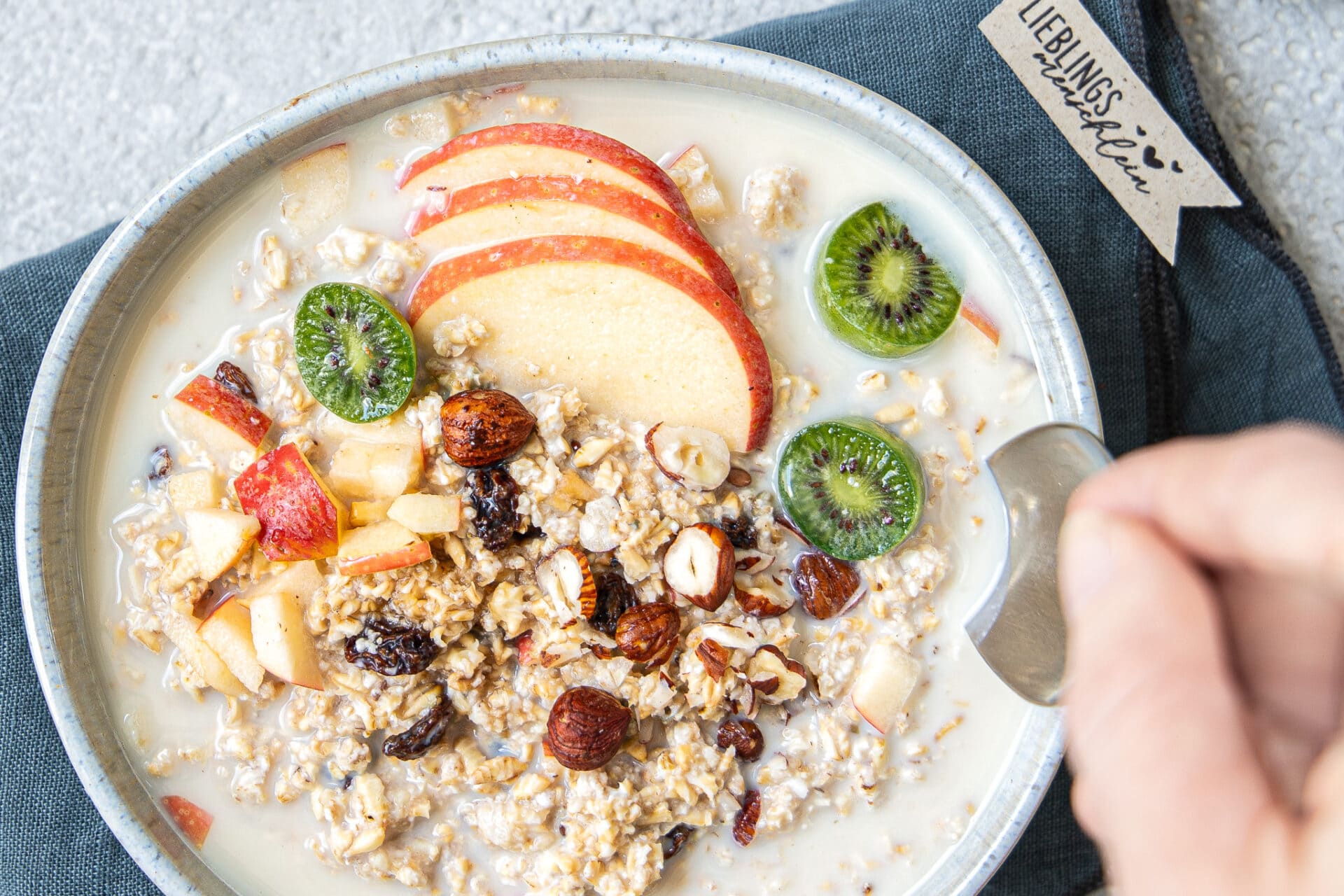 du lịch thụy sĩ Bircher Müsli nhẹ nhàng, món ăn sáng đặc trưng Thụy Sĩ