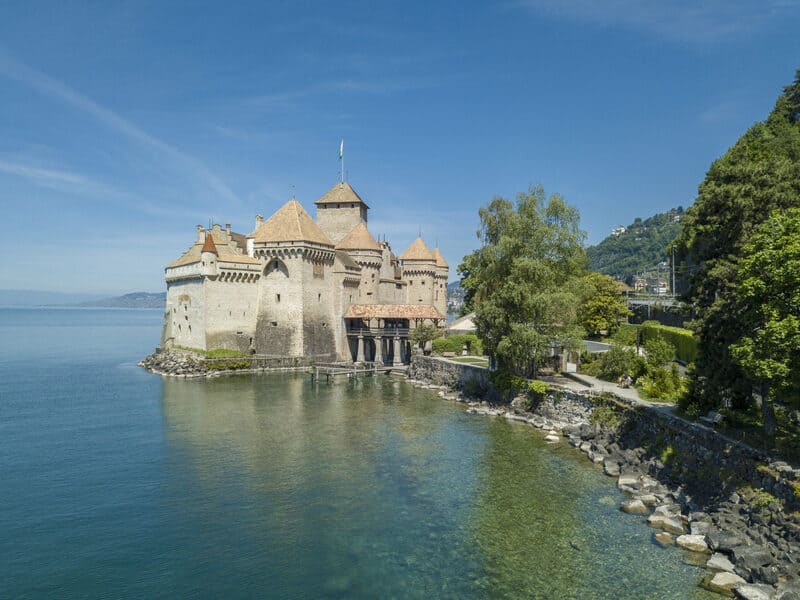 du lịch thụy sĩ Montreux & Lâu đài Chillon đẹp như cổ tích bên hồ Geneva