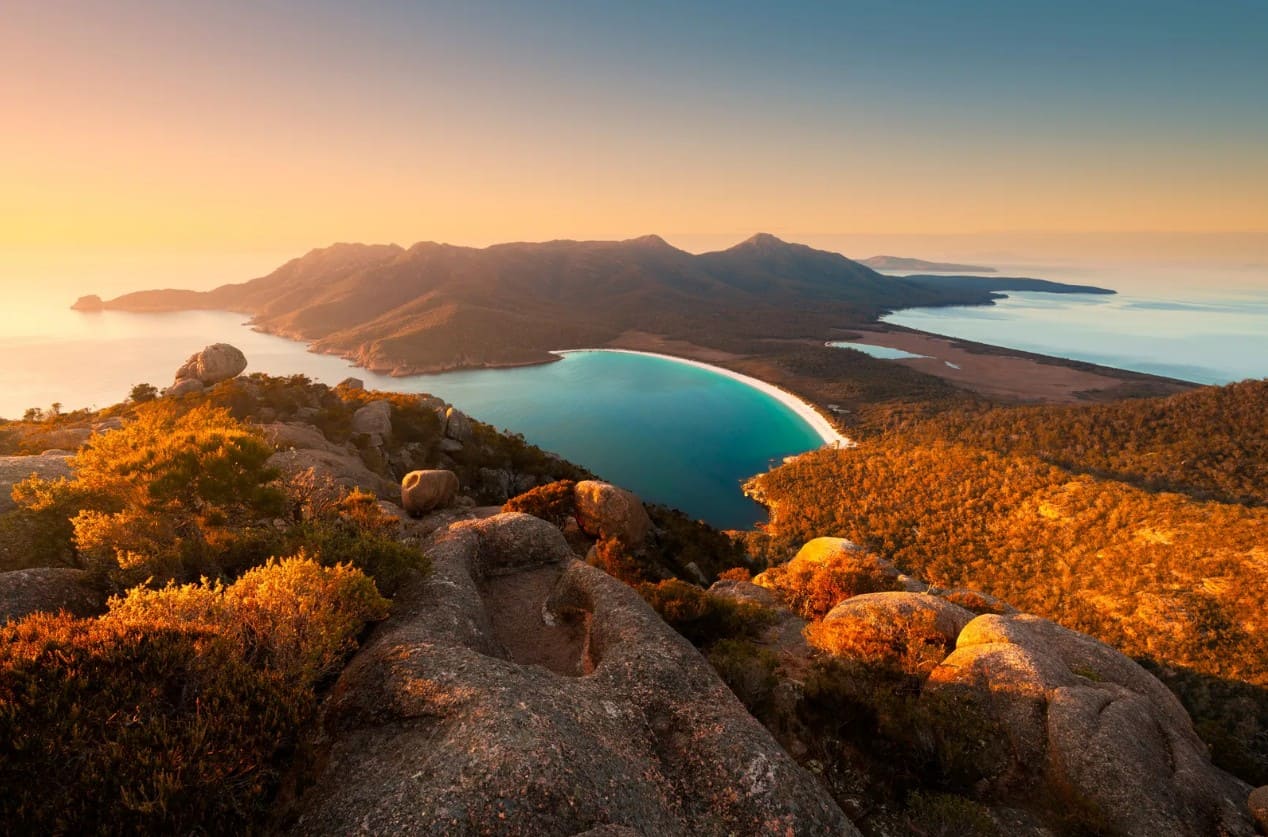 đảo tasmania Hoàng hôn mùa hè trên đảo Tasmania rực rỡ và đầy mê hoặc